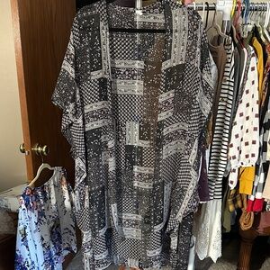 Love Black and White Floral Kimono